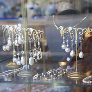 Vintage & Costume jewelry